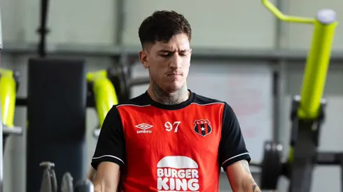 Canhoto sorprende a Alajuelense.