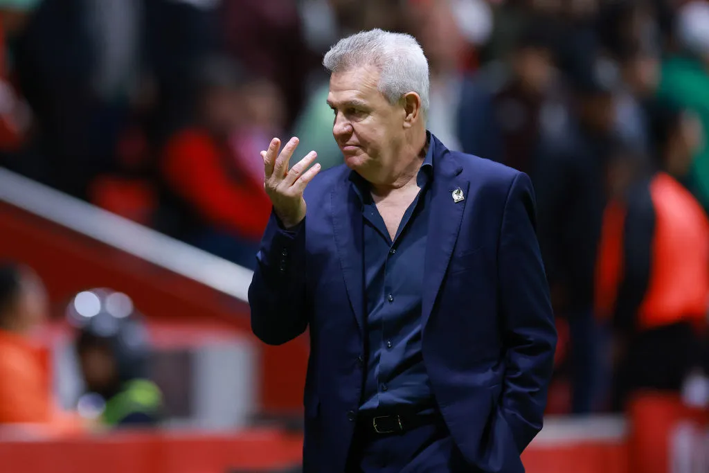 Javier Aguirre lidia con varias bajas (Getty Images).