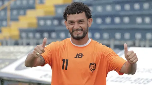 Futuro asegurado: Michael Barrantes celebra la noticia más esperada.