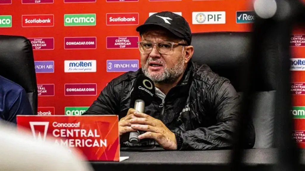 Jafet Soto llegó tarde a la conferencia de prensa.