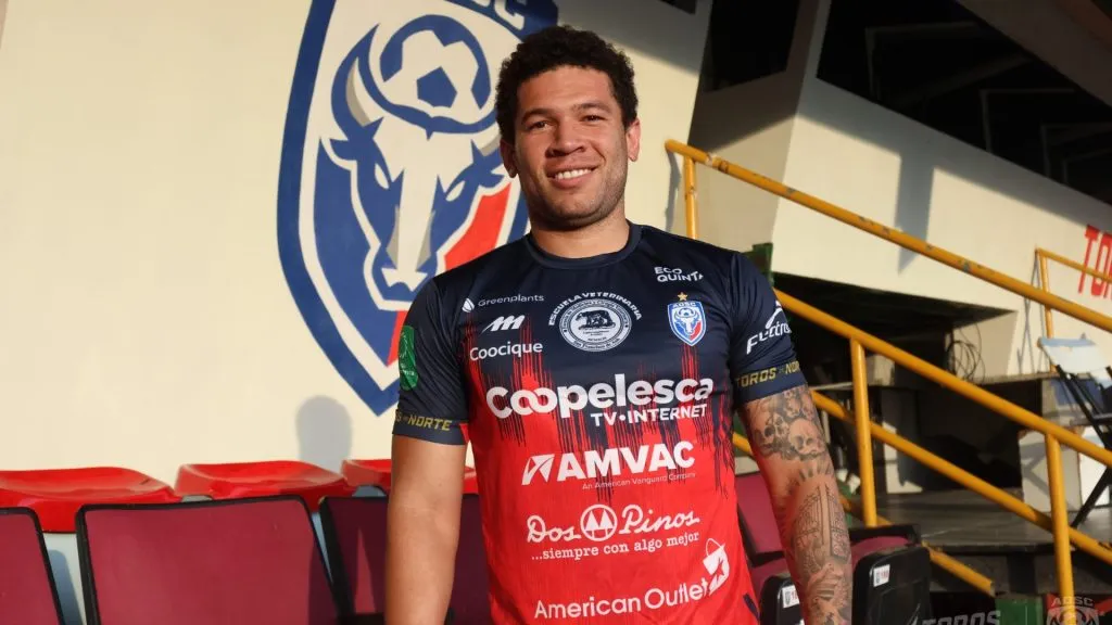 Brian Martínez tiene contrato vigente con San Carlos.