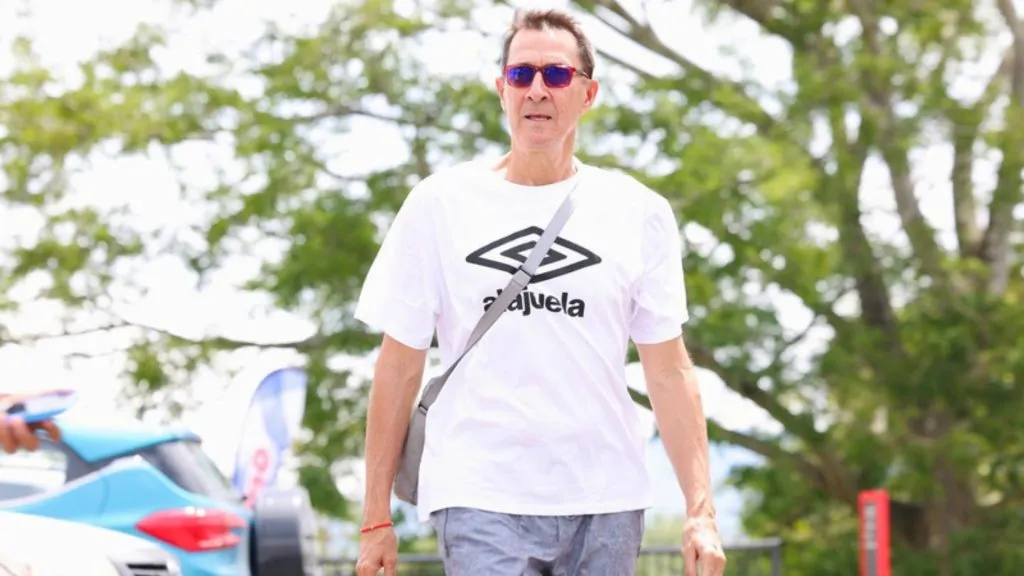 Alexandre Guimaraes encontró la solución.