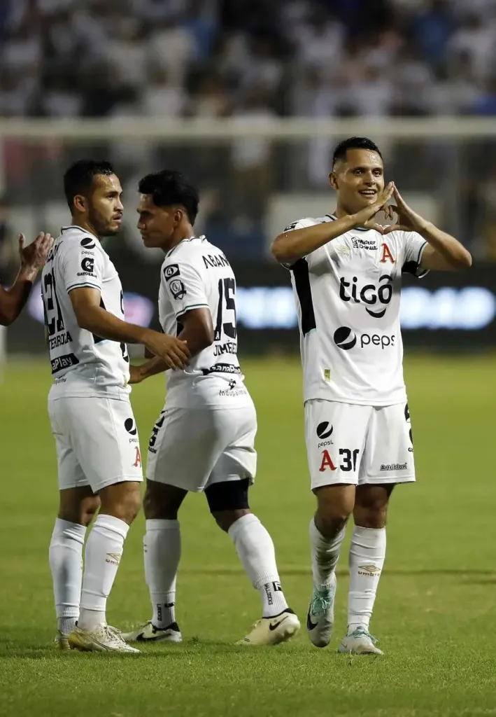 Alianza se encuentra segundo por detrás de Firpo.