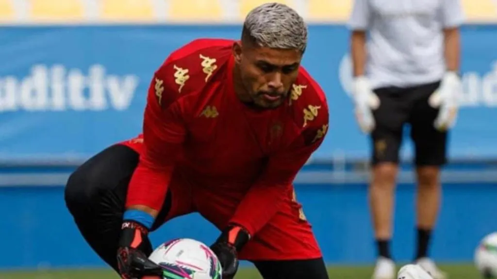 Chamorro tiene pocos minutos en Portugal (Estoril).