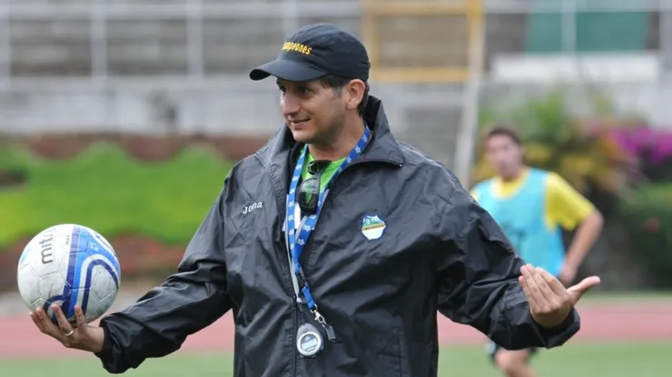 Ronald González, DT de Comunicaciones.