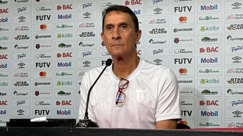 Guimaraes dio un paso al costado y cedió su lugar