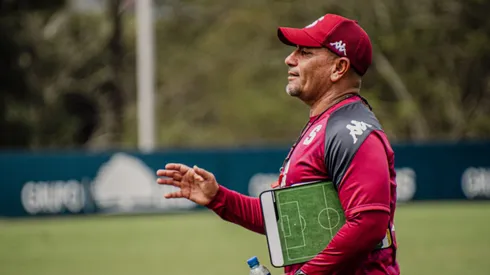 Giacone con el uniforme de Saprissa.