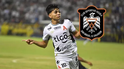 Leonardo Menjívar comienza a calentar el partido de Alianza vs Águila