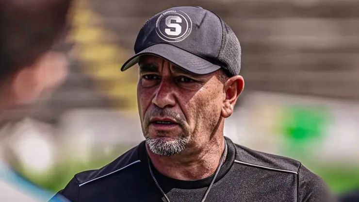 Alerta en Saprissa: figura de José Giacone avisa que lo buscan del extranjero.
