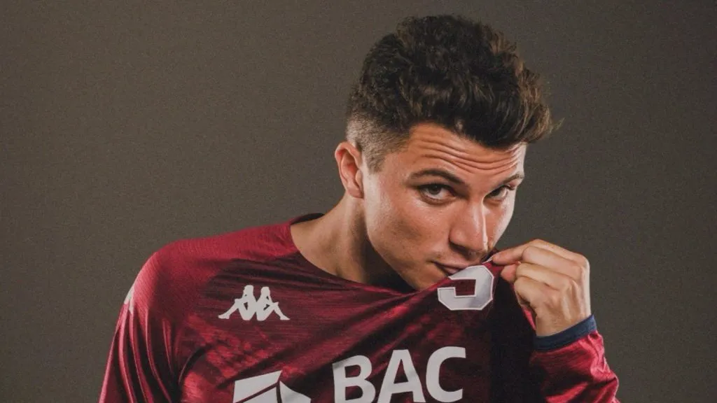 Gino Vivi podría irse del Saprissa al finalizar el año.