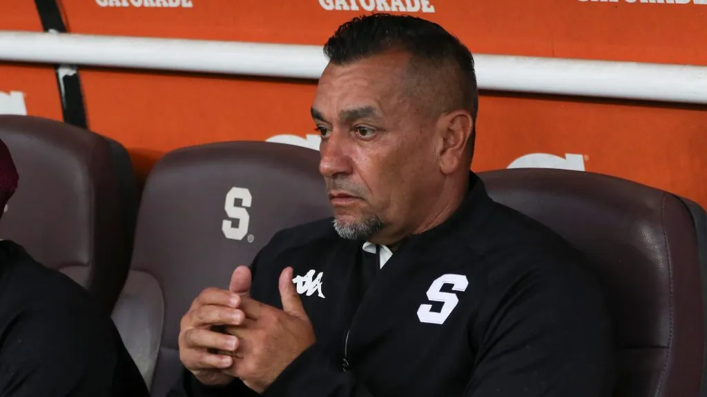 José Giacone logra resolver un problema grave en Saprissa.