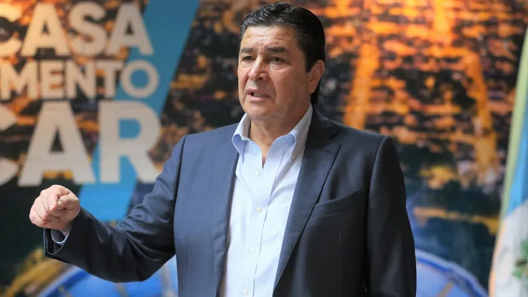 Luis Fernando Tena, DT de Guatemala.