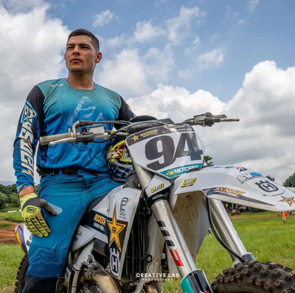 Scott Vargas, el motociclista al que Keylor Navas fue a alentar. (Instagram)