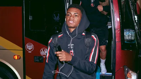 Problema para Guimaraes: Rashir Parkins se aleja de Alajuelense por un pedido especial.