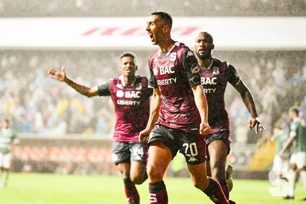 Saprissa goleó a Alajuelense (Saprissa).
