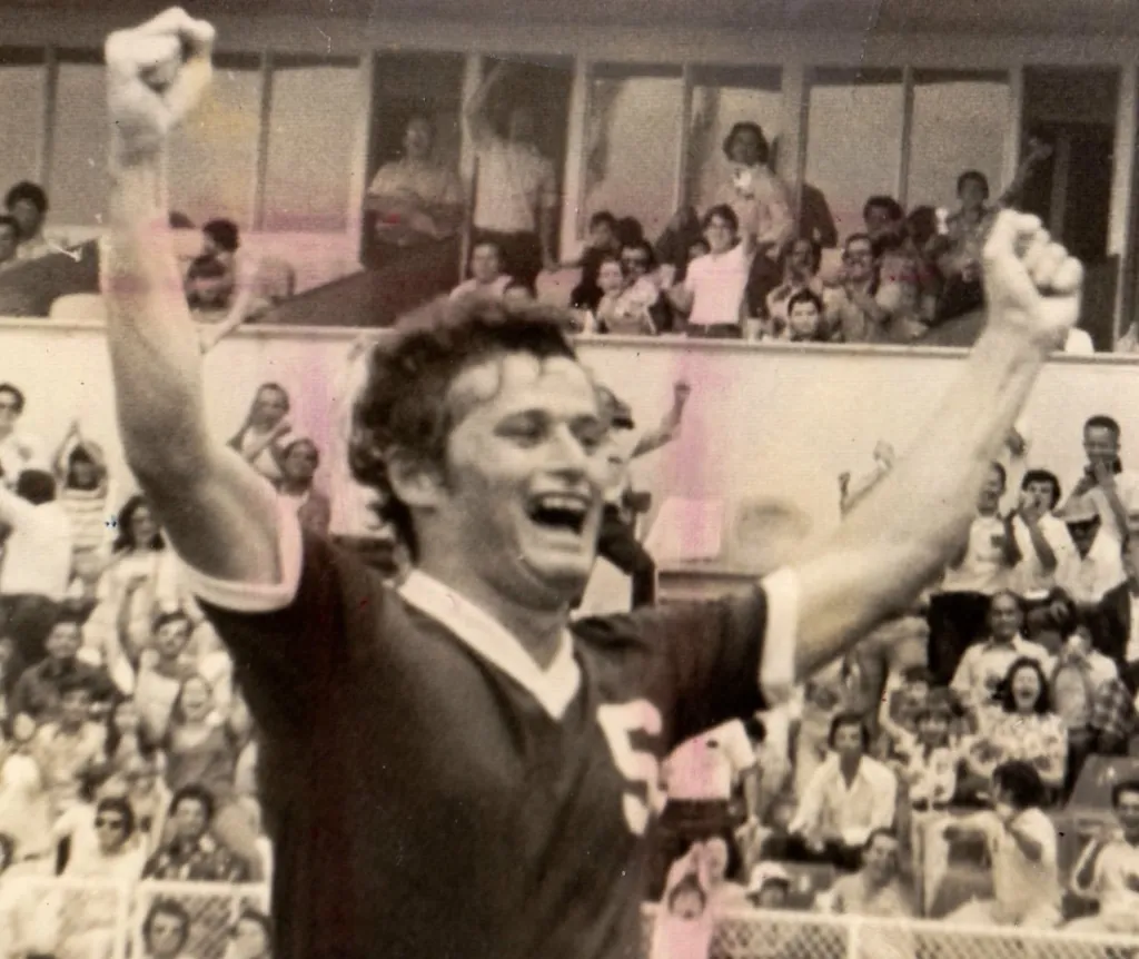 Carlos Solano fue el héore de aquella primera final de Concacaf ante Alajuelense. (Foto: Saprissa)