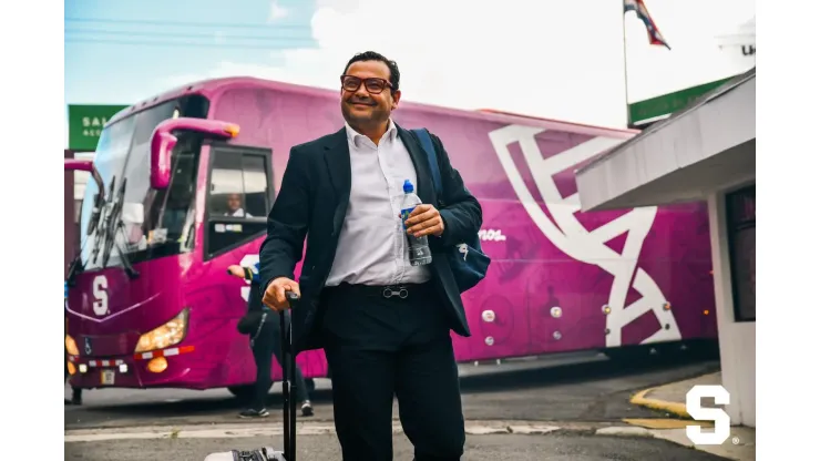 El DT nacional se acerca.