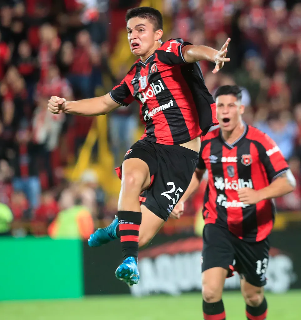 Santiago Van Der Putten quiere jugar para Costa Rica.