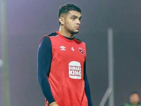 Inquebrantable: Guillermo Villalobos conmueve a los fanáticos de Alajuelense