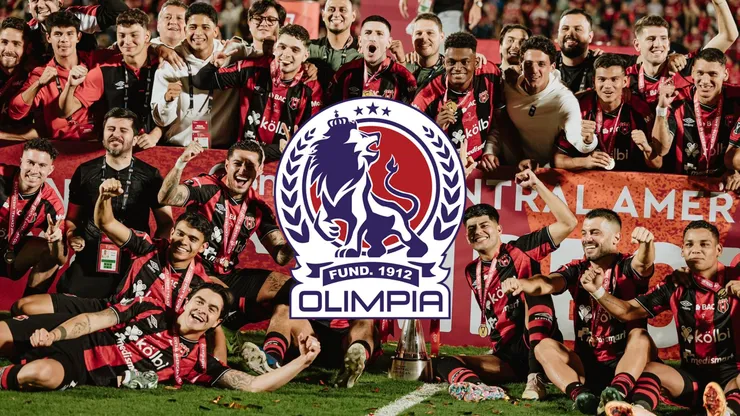 Alajuelense festeja la obtención de la Copa Centroamericana 2024.