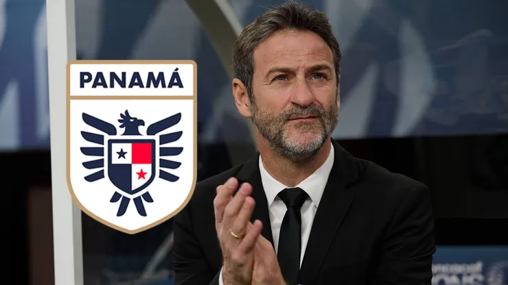 Thomas Christiansen aplaude desde el banco de la Selección de Panamá.
