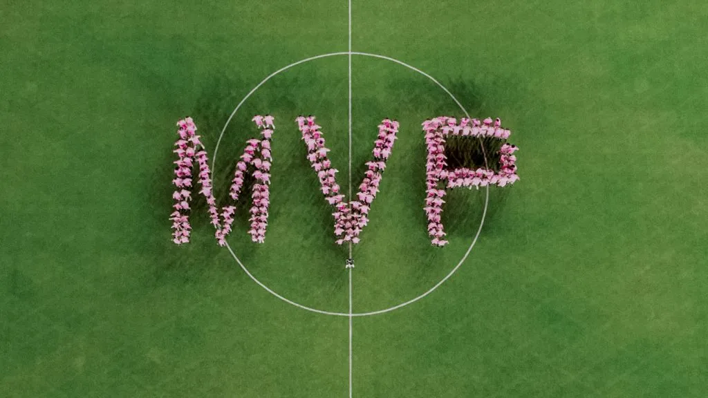 Las divisiones formativas del Inter Miami formando la palabra MVP. (Foto: Inter Miami)