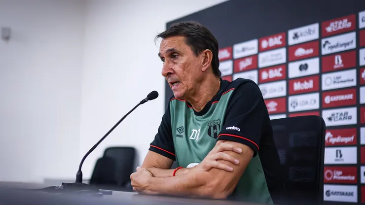 Guimaraes no dudó: los jugadores señalados por el primer tiempo fatal de Alajuelense ante Herediano