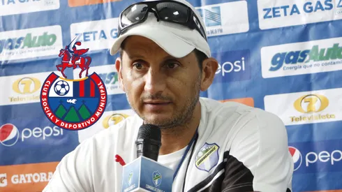 Ronald González, DT de Comunicaciones.