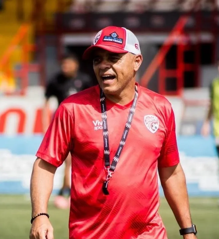 Randall Row dirigirá a la U-17 de Costa Rica.