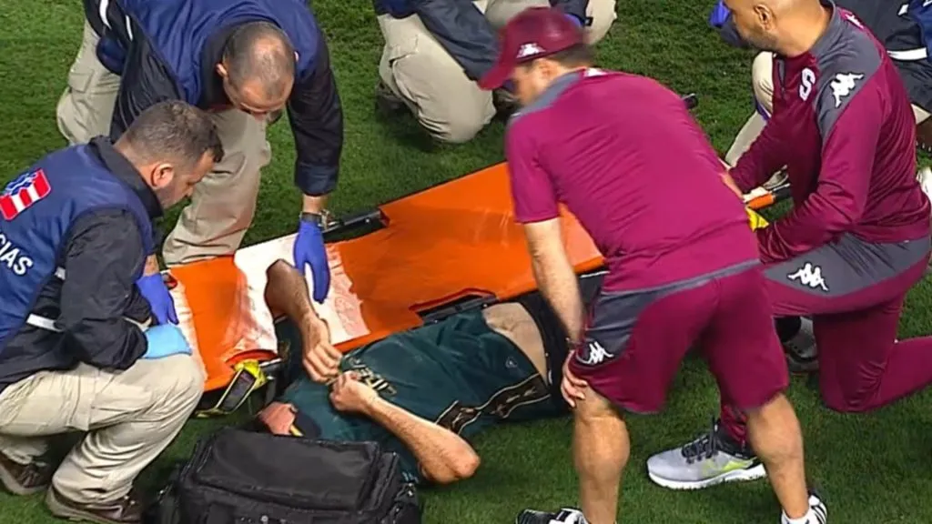 Así se retiró Jefferson Brenes del campo de juego.