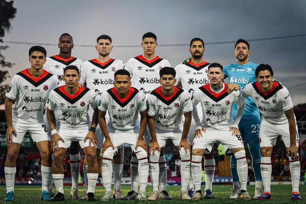 Alajuelense debe remontar a Herediano para jugar con Saprissa.