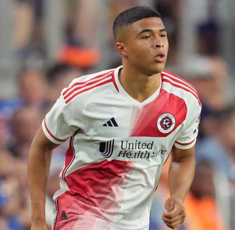 Damián Rivera seguirá en Estados Unidos.