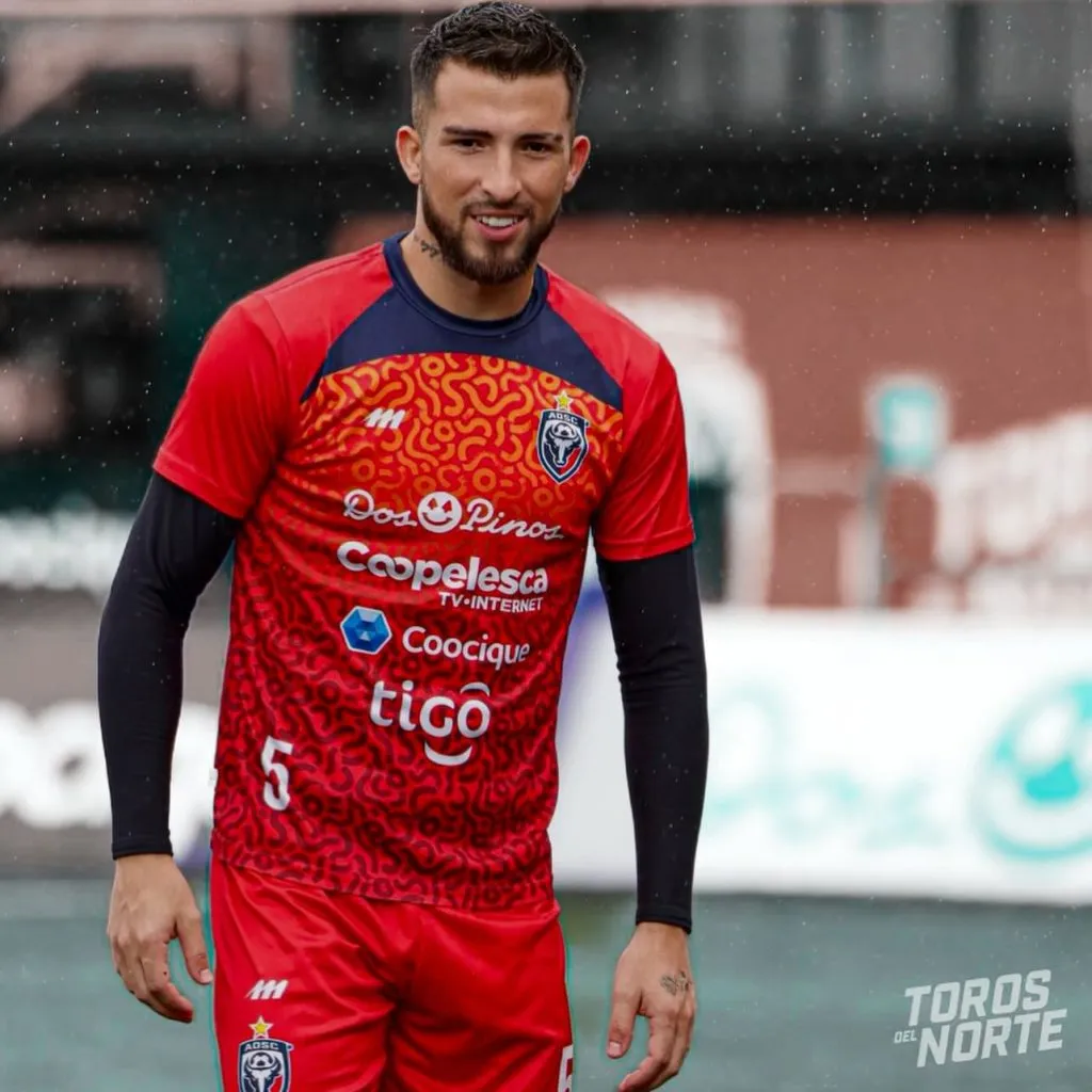 Yurguis Román a Herediano (AD San Carlos).