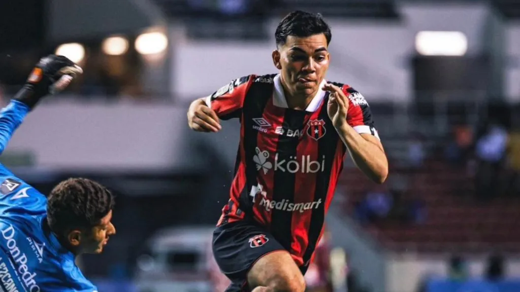 Leo Menjívar llegó al final de su vínculo con Alajuelense (LDA).