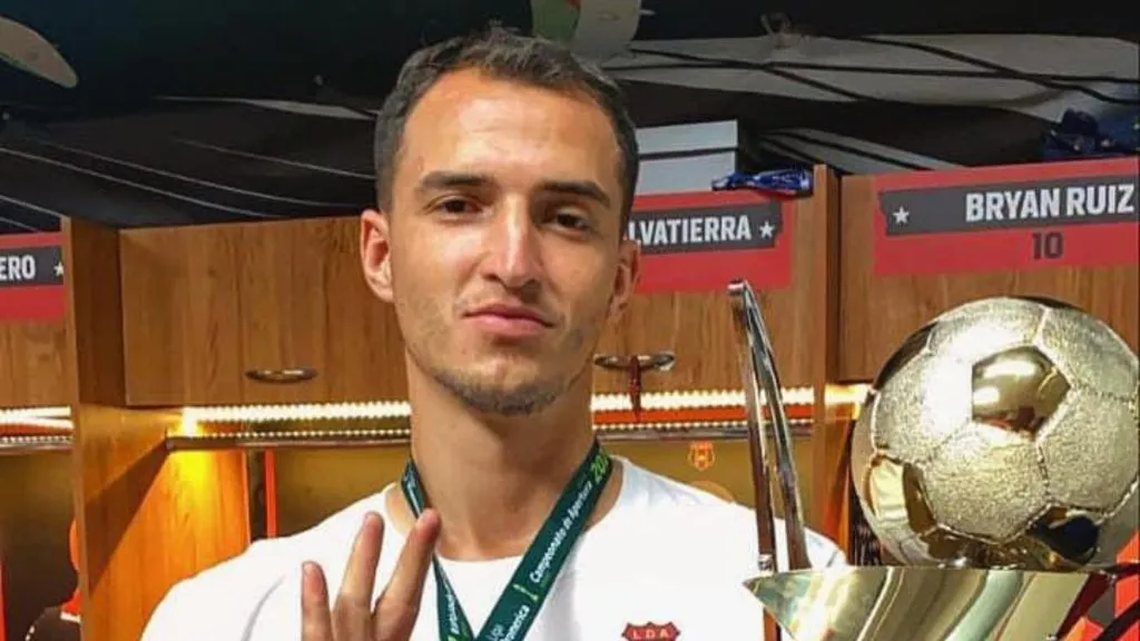 Josué Meneses jugará en el Santa Ana FC.