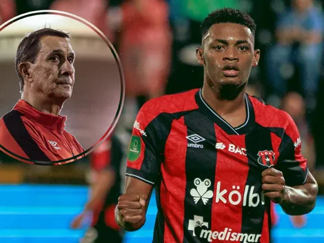 "No me gusta": Rashir Parkins muestra su enojo con una decisión de Guimaraes en Alajuelense