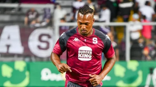 Kendall Waston podría ir de 9 ante Herediano.