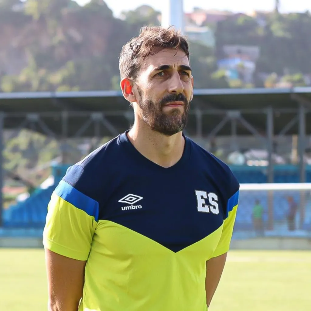 David Dóngia, DT de El Salvador.