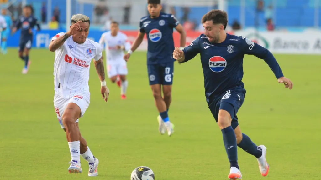 La última vez que se enfrentaron, el 26 de octubre, Motagua y Olimpia empataron 1-1. (Foto: TVC)