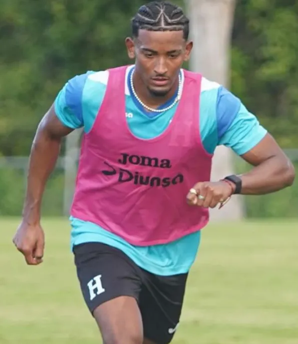 Douglas Martínez jugará en Estados Unidos.