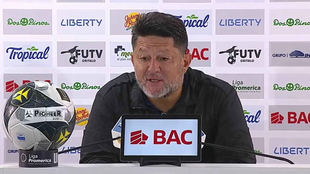 Jafet Soto no piensa dar el brazo a torcer: quiere jugar el partido de ida este lunes. (Foto: Sensación Deportiva)