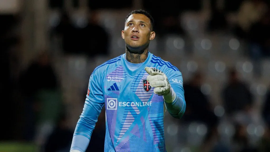 Bahía ofertó 5 millones de euros por Sequeira (Casa Pia AC).