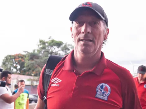 La razón del atraso de la directiva de Olimpia para encontrar al sustituto de Pedro Troglio