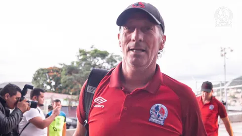 La razón del atraso de la directiva de Olimpia para encontrar al sustituto de Pedro Troglio