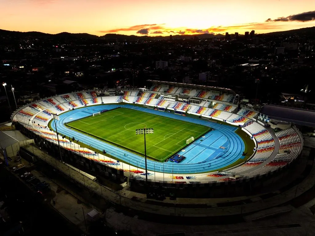 La última final que albergó el Estadio “Mágico” González fue la del Clausura 2004, que Alianza le ganó por penales a FAS. (Foto: INDES)