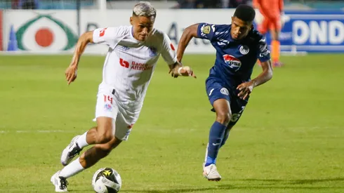 Olimpia propina fuerte golpe a Motagua antes del juego de vuelta de la final