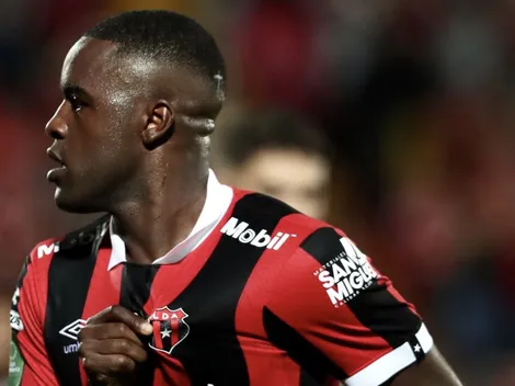 Confirmado: Joel Campbell vuelve a Alajuelense y así lo hace saber