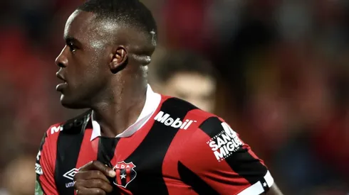 Confirmado: Joel Campbell vuelve a Alajuelense y así lo hace saber