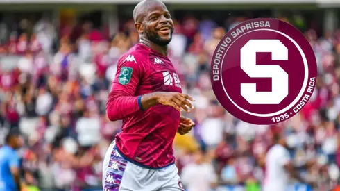 Javon East sonríe mientras Saprissa la pasa mal.