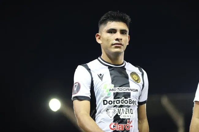 Júnior Arteaga – Diriangén